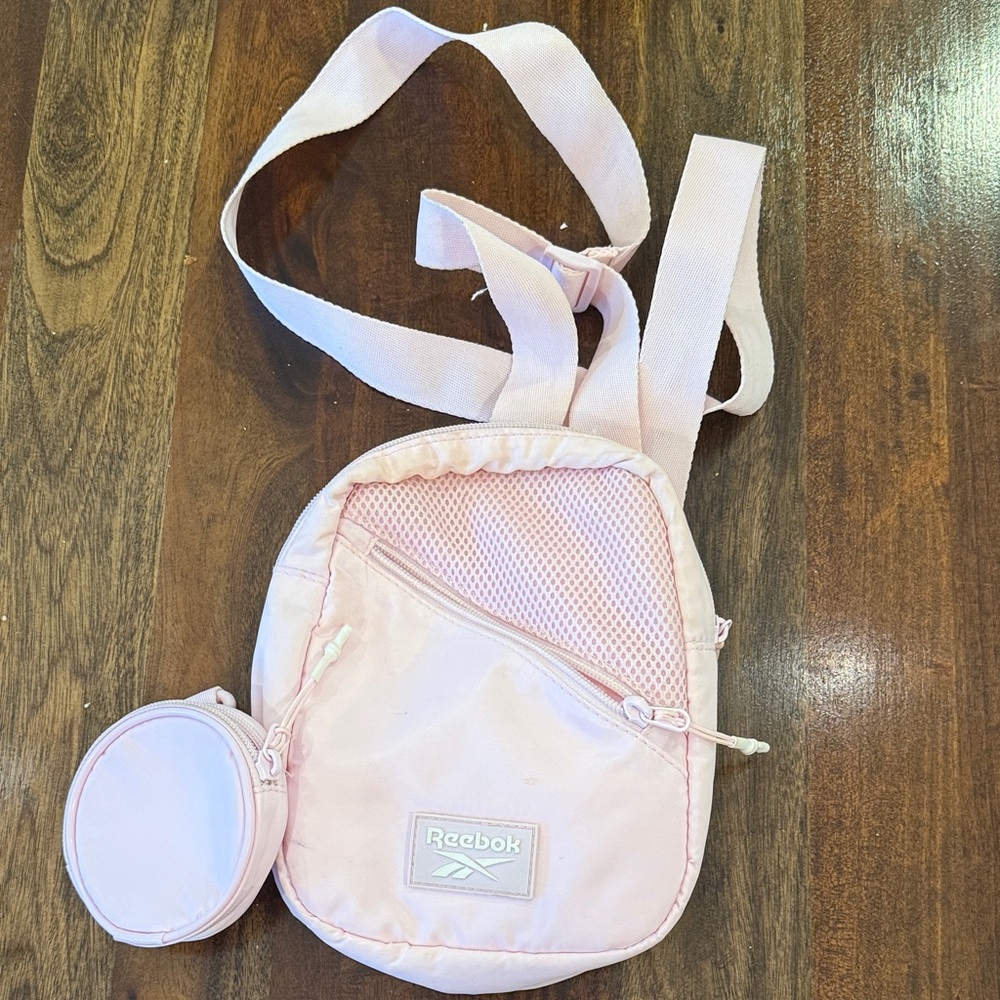 ❤️ 6 for 20 ❤️Reebok light pink mini backpack with coin purse